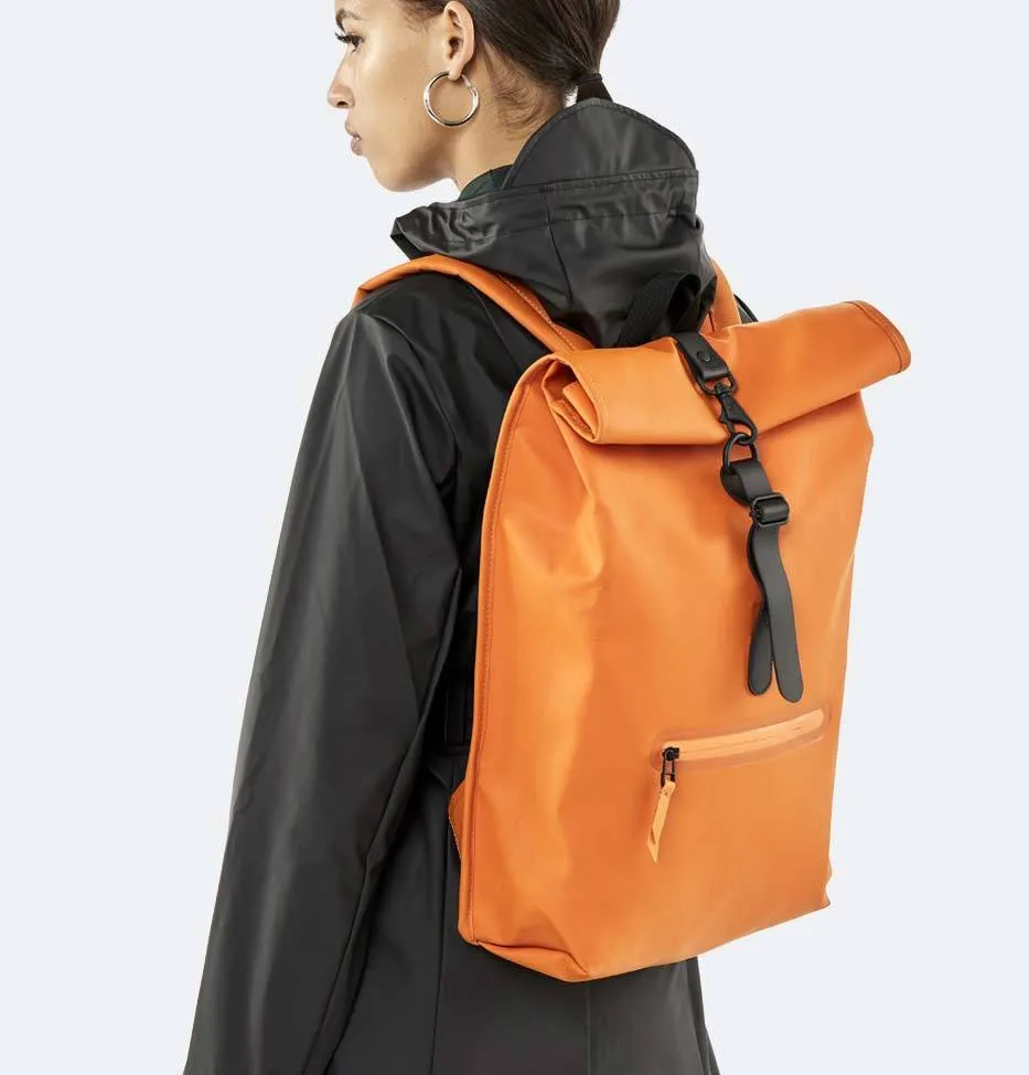 RAINS Rolltop Rucksack – Fire Orange